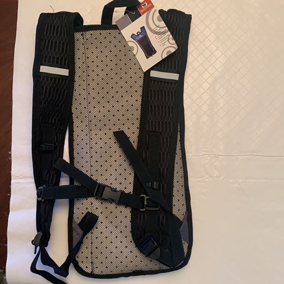 Wacool Hydration Pack - Picture 2 of 2